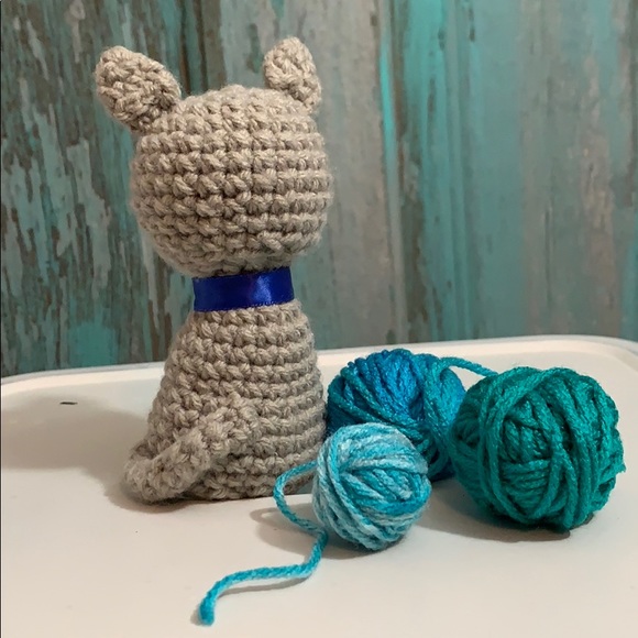 Mischievous Kitten, Crocheted - Picture 2 of 2